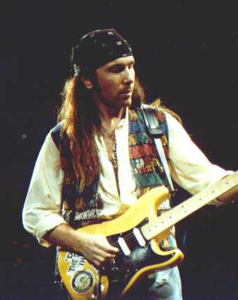 fender-stratocaster-clapton-yellow-1.jpg